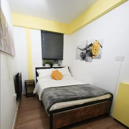 Apartment Centre 1bed W Free Parking *